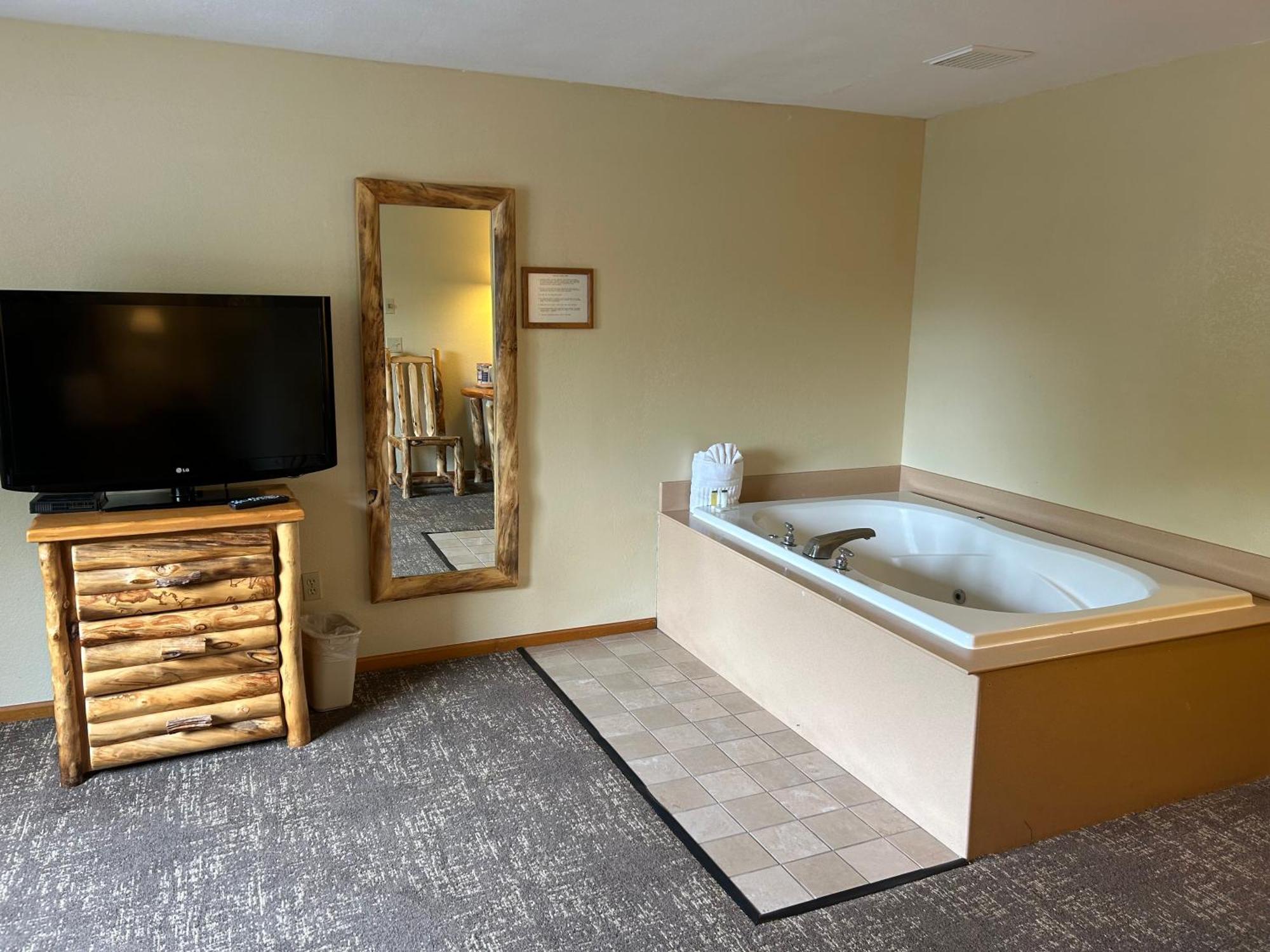 Super 8 By Wyndham Bridgeview Of Mackinaw City Exterior foto